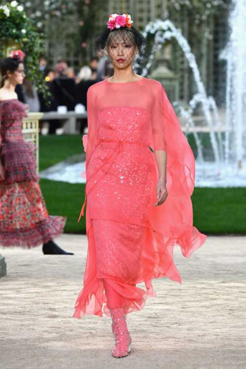 Французская роскошь: показ Chanel Haute Couture весна